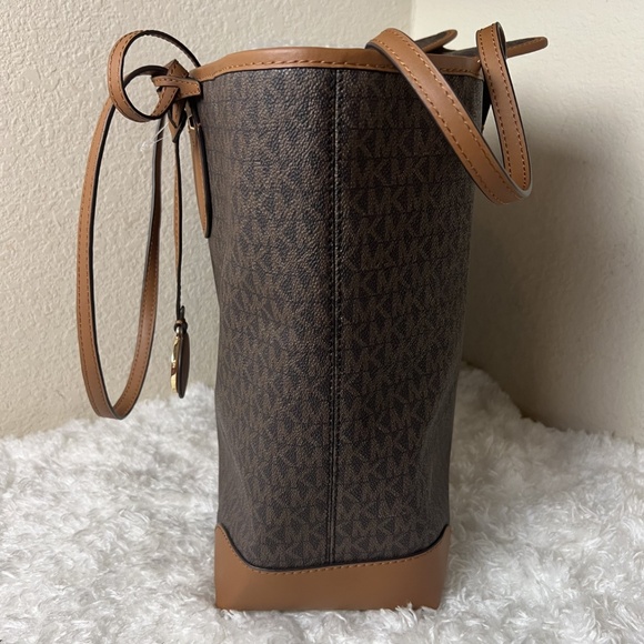 Michael Kors Tote - Picture 4 of 9